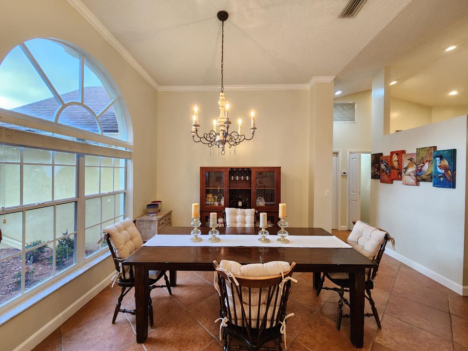 For Sale: $689,000 (3 beds, 2 baths, 1937 Square Feet)