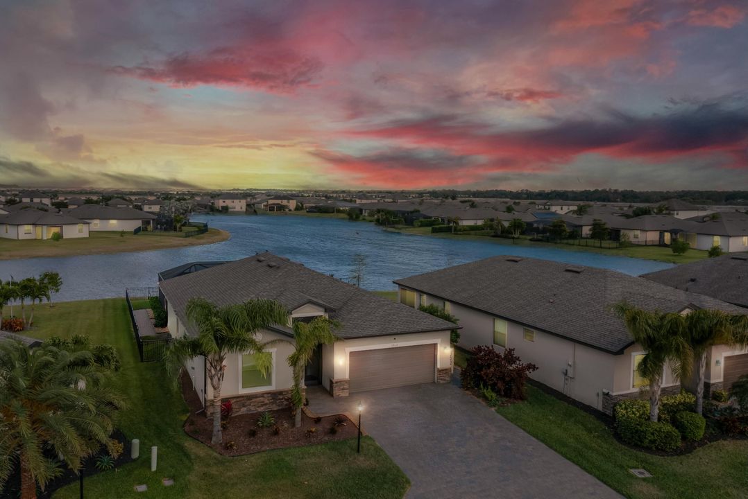 Recently Sold: $539,900 (4 beds, 3 baths, 2032 Square Feet)