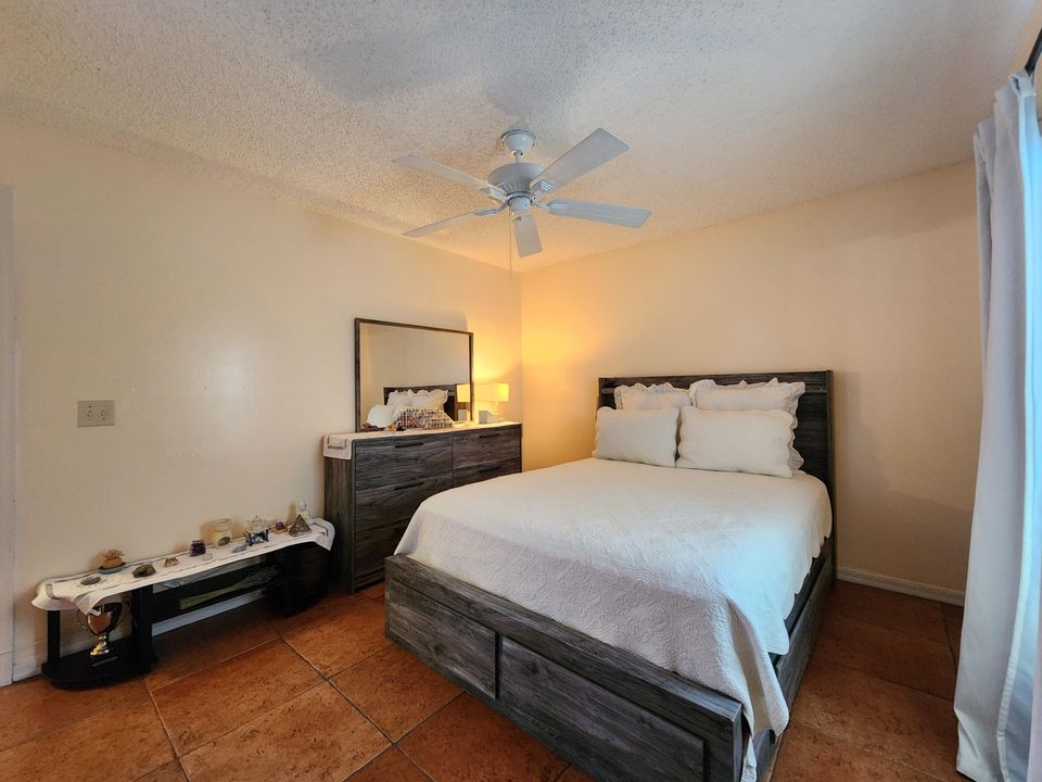 For Sale: $689,000 (3 beds, 2 baths, 1937 Square Feet)