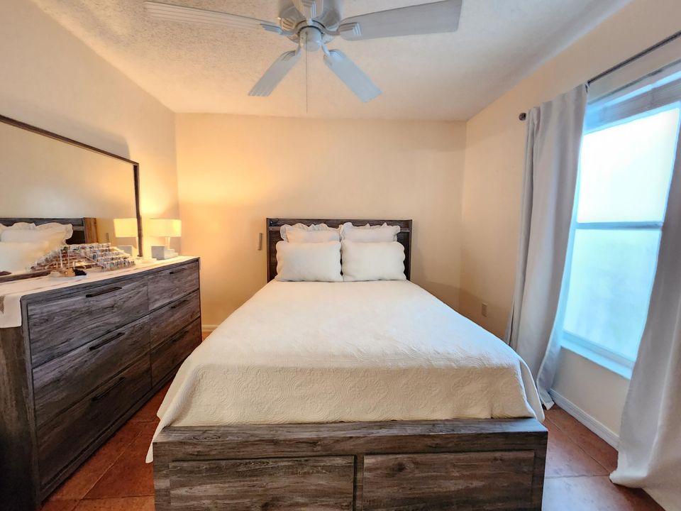 For Sale: $689,000 (3 beds, 2 baths, 1937 Square Feet)