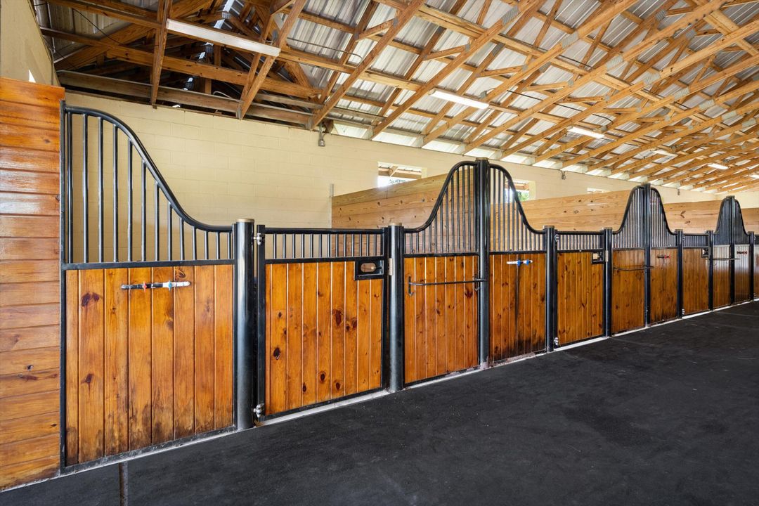 For Rent: $950 (0 beds, 0 baths, 2892 Square Feet)