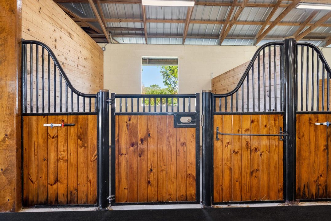 For Rent: $950 (0 beds, 0 baths, 2892 Square Feet)