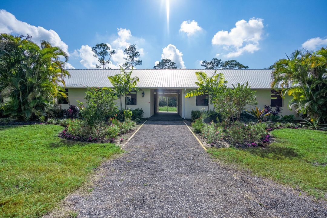 For Rent: $950 (0 beds, 0 baths, 2892 Square Feet)