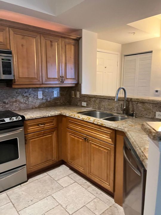 Activo con contrato: $479,000 (2 camas, 2 baños, 1140 Pies cuadrados)