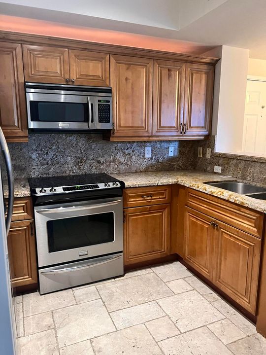 Activo con contrato: $479,000 (2 camas, 2 baños, 1140 Pies cuadrados)