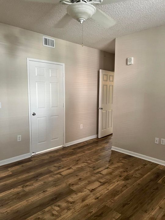 Activo con contrato: $479,000 (2 camas, 2 baños, 1140 Pies cuadrados)