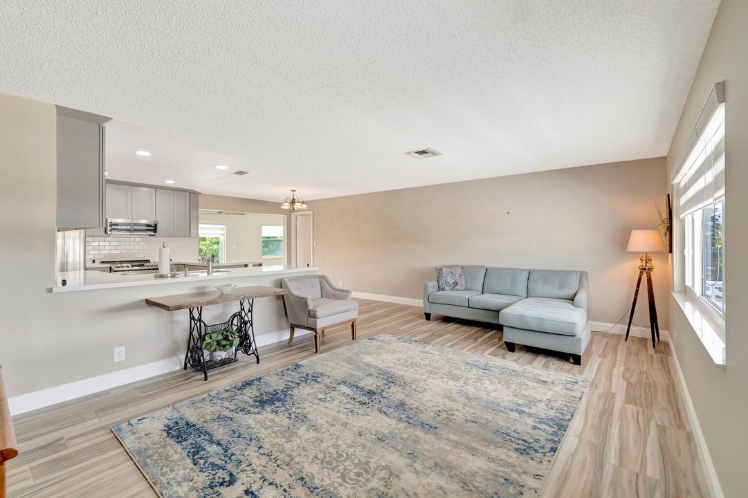 Activo con contrato: $365,000 (2 camas, 2 baños, 1624 Pies cuadrados)