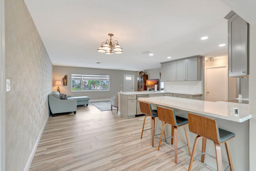 Activo con contrato: $365,000 (2 camas, 2 baños, 1624 Pies cuadrados)