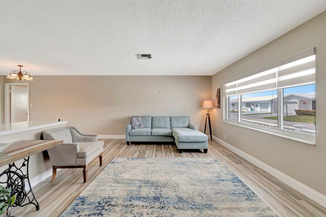 Activo con contrato: $365,000 (2 camas, 2 baños, 1624 Pies cuadrados)