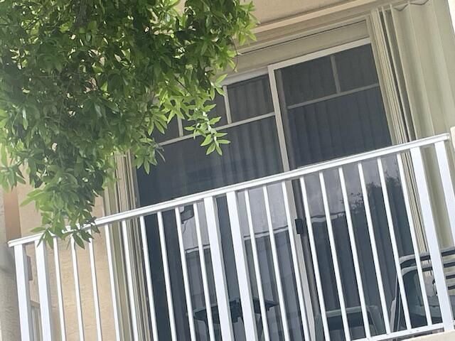 Под контрактом: $2,600 (2 спален, 2 ванн, 1101 Квадратных фут)