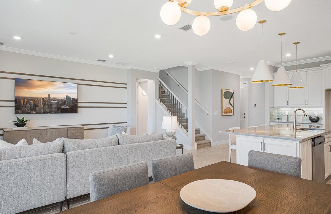 Active With Contract: $803,220 (4 beds, 2 baths, 2894 Square Feet)