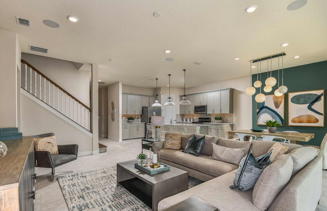 Active With Contract: $803,220 (4 beds, 2 baths, 2894 Square Feet)