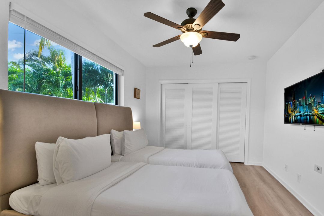 For Sale: $849,000 (4 beds, 3 baths, 1828 Square Feet)