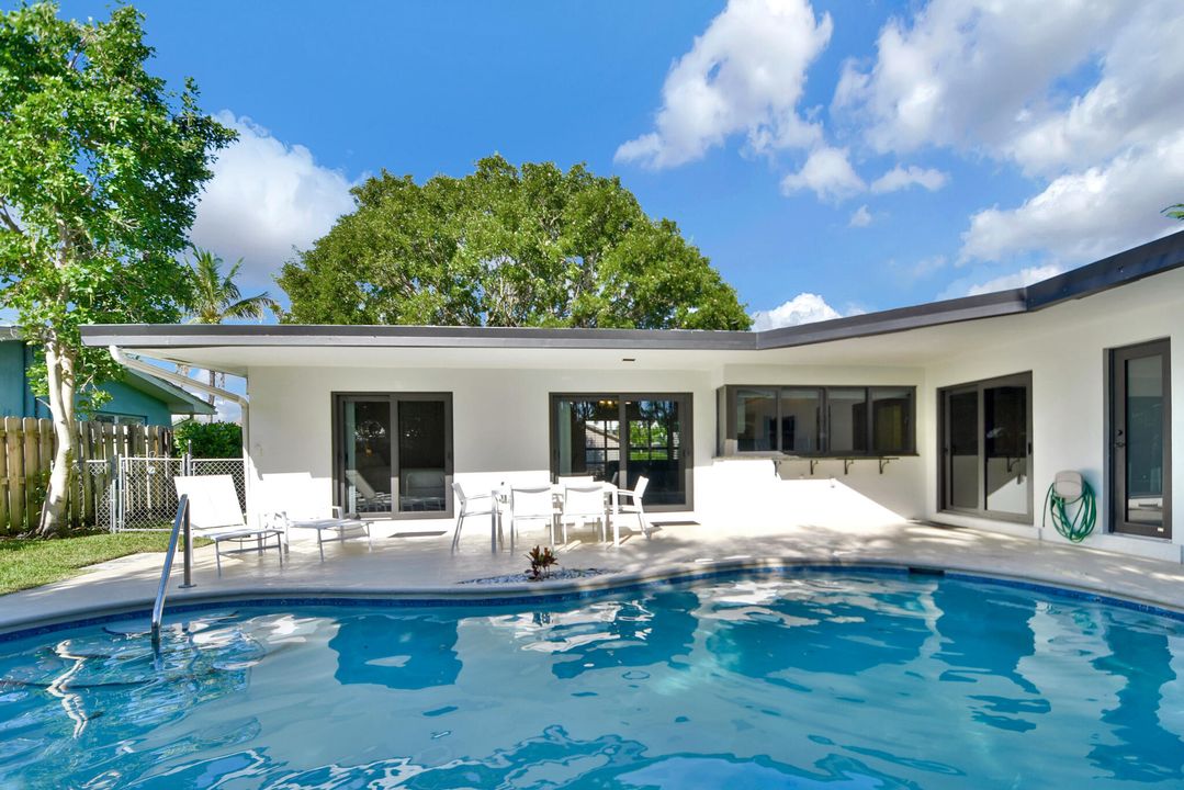 For Sale: $849,000 (4 beds, 3 baths, 1828 Square Feet)