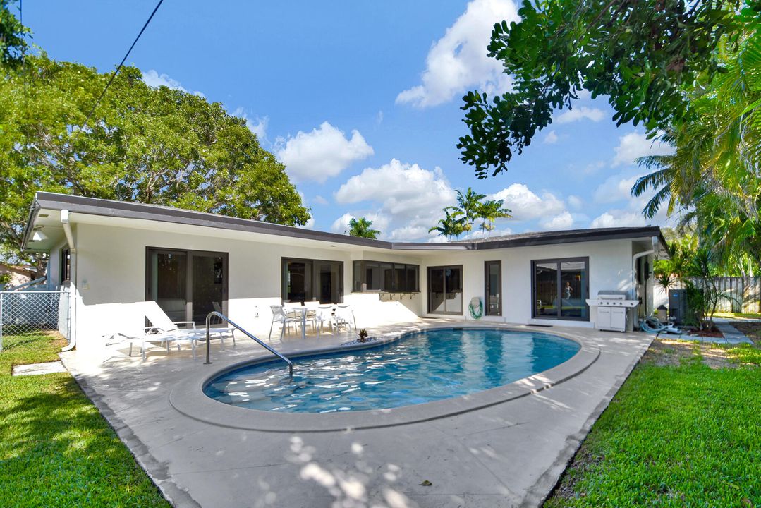 For Sale: $849,000 (4 beds, 3 baths, 1828 Square Feet)