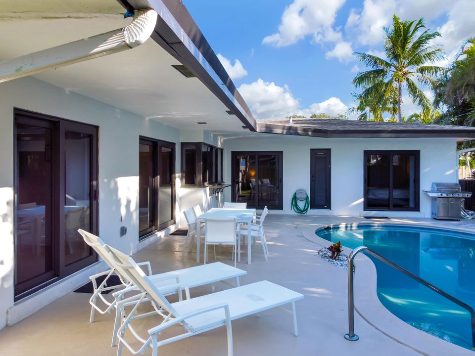 For Sale: $849,000 (4 beds, 3 baths, 1828 Square Feet)