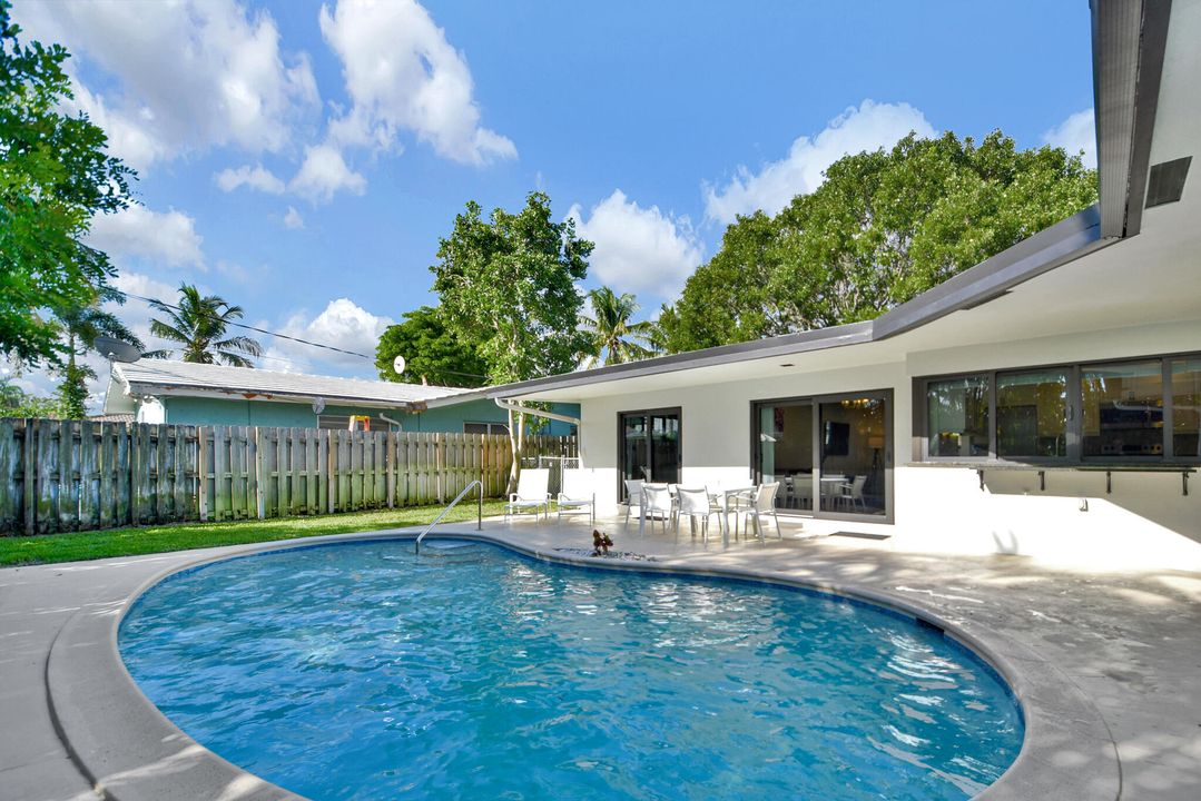 For Sale: $849,000 (4 beds, 3 baths, 1828 Square Feet)