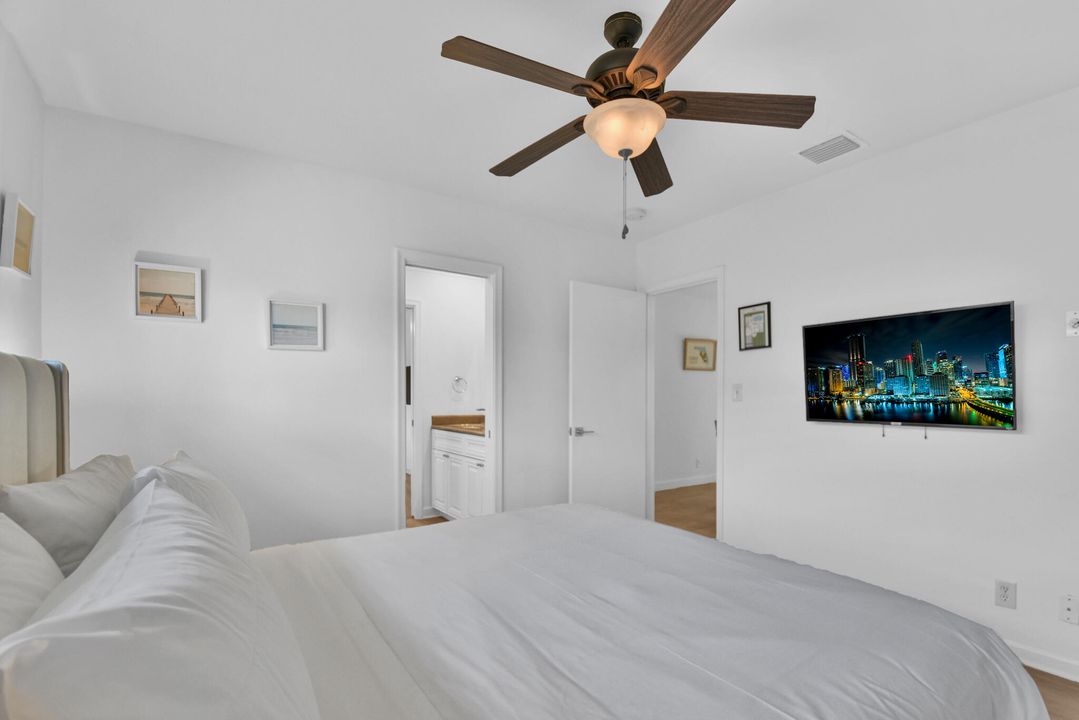 For Sale: $849,000 (4 beds, 3 baths, 1828 Square Feet)