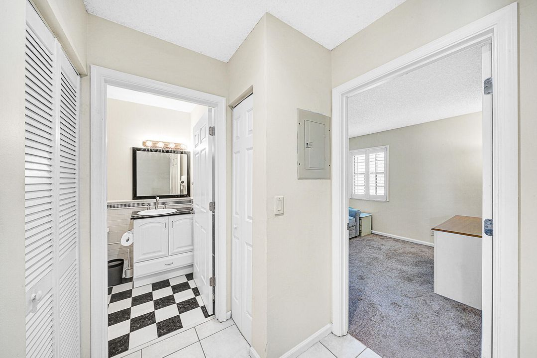 Под контрактом: $314,711 (2 спален, 2 ванн, 938 Квадратных фут)