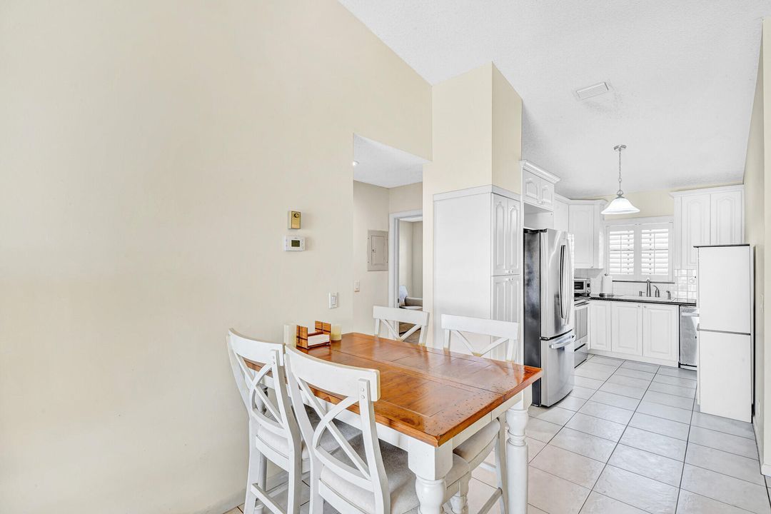 Под контрактом: $314,711 (2 спален, 2 ванн, 938 Квадратных фут)