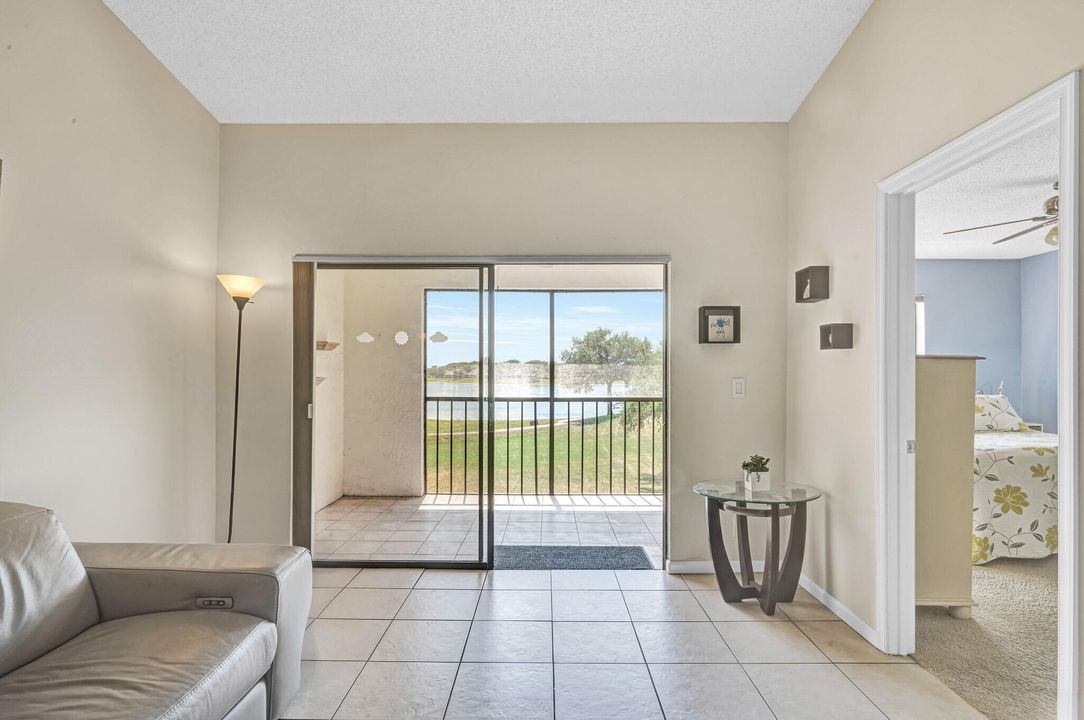 Под контрактом: $314,711 (2 спален, 2 ванн, 938 Квадратных фут)