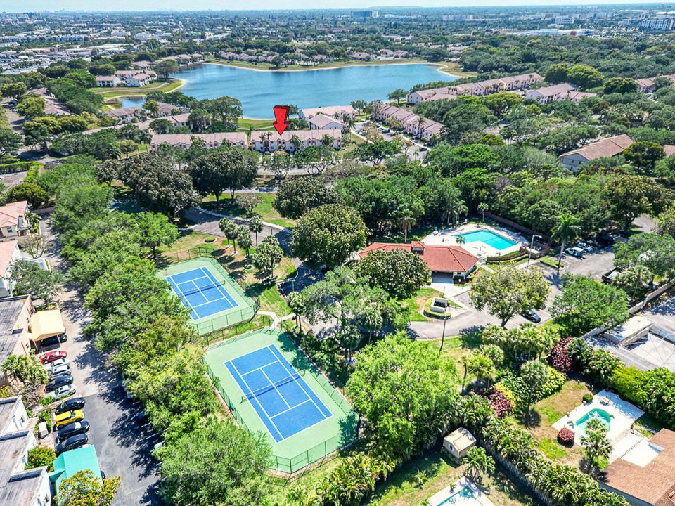 Под контрактом: $314,711 (2 спален, 2 ванн, 938 Квадратных фут)