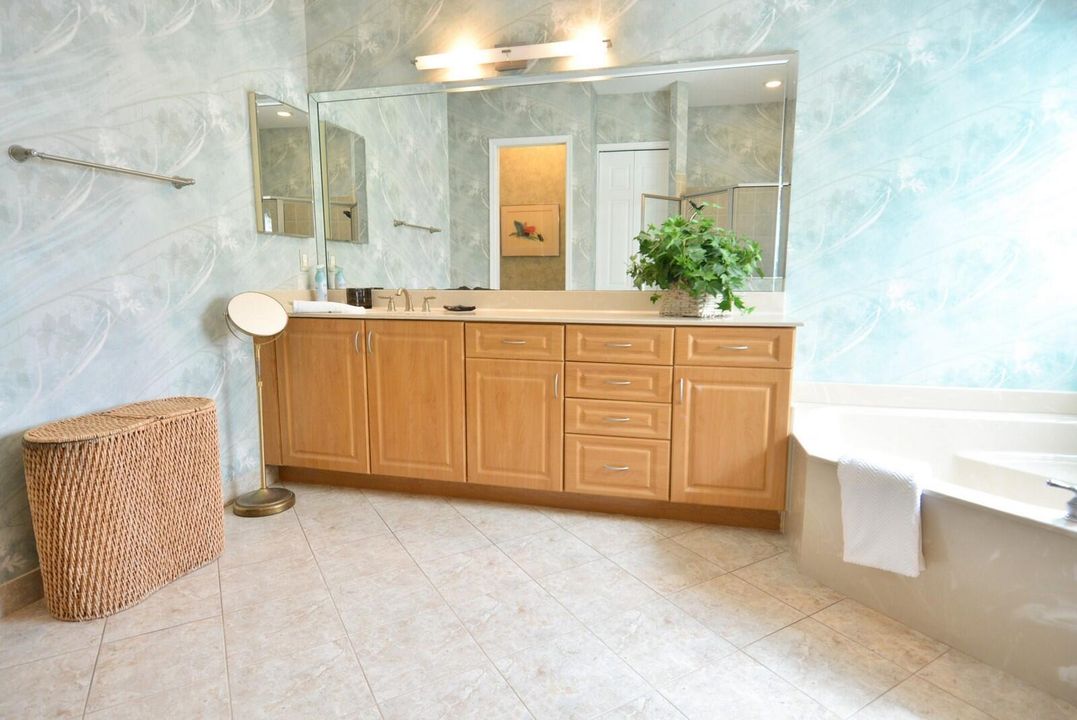 На продажу: $529,900 (3 спален, 2 ванн, 2531 Квадратных фут)