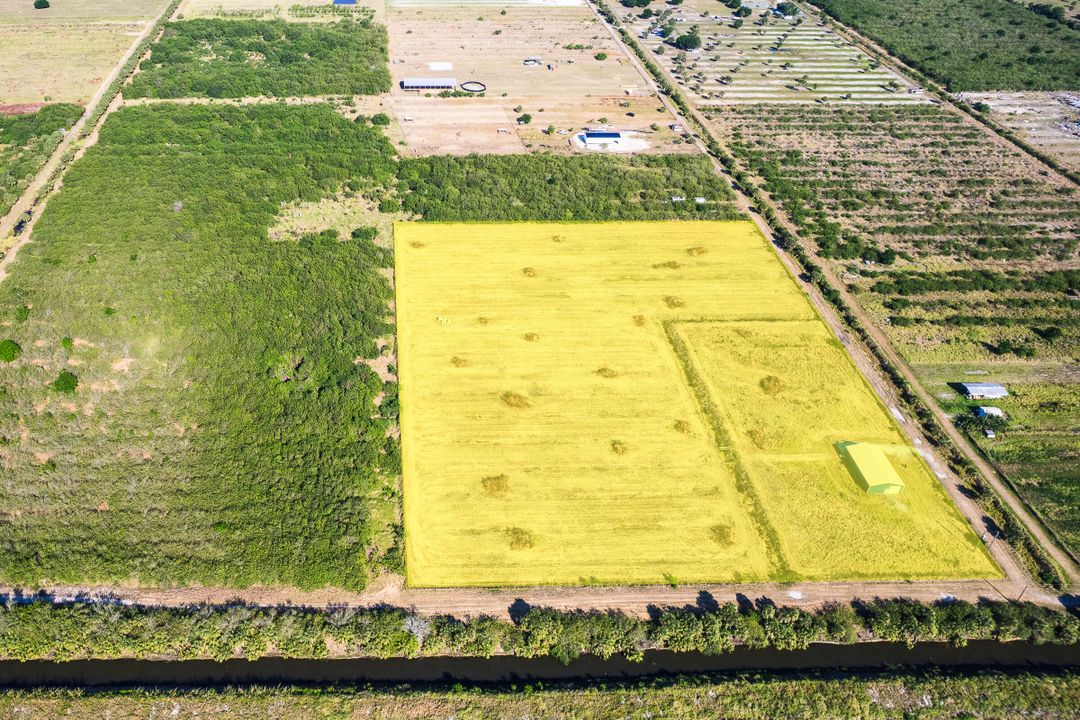 Active With Contract: $400,000 (0 beds, 0 baths, 2600 Square Feet)