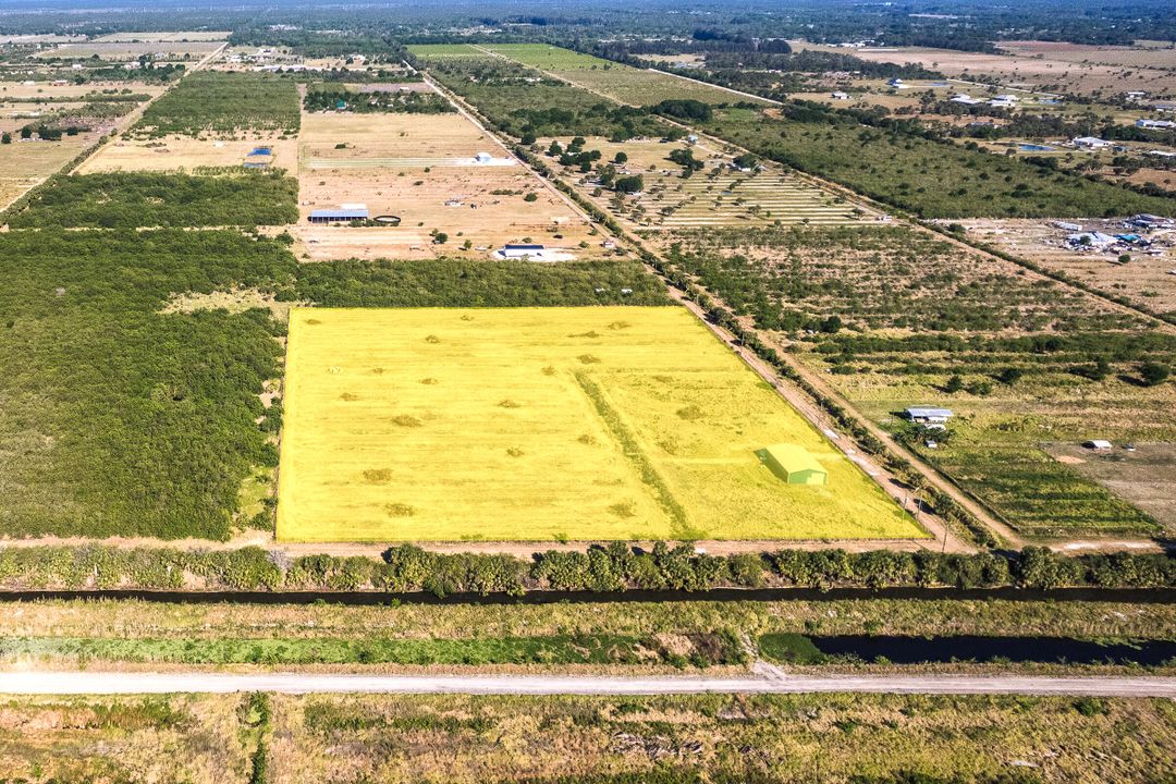 Active With Contract: $400,000 (0 beds, 0 baths, 2600 Square Feet)