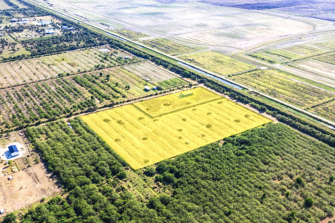 Active With Contract: $400,000 (0 beds, 0 baths, 2600 Square Feet)