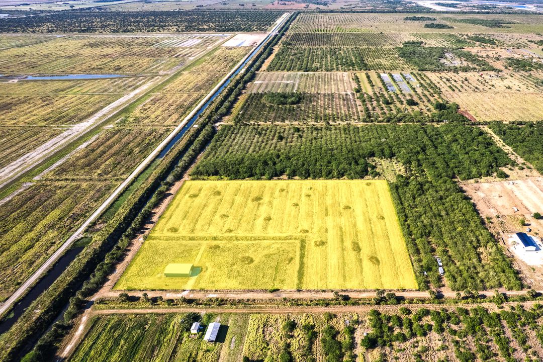 Active With Contract: $400,000 (0 beds, 0 baths, 2600 Square Feet)