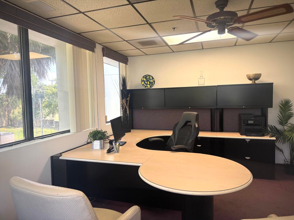 待售: $2,442 (0 贝兹, 0 浴室, 444 平方英尺)