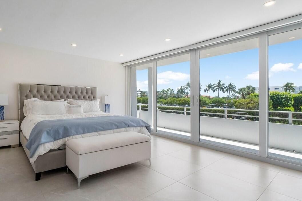 Active With Contract: $1,650,000 (2 beds, 2 baths, 1715 Square Feet)