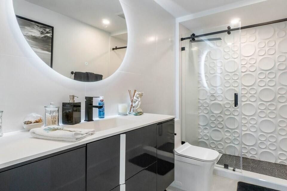 Active With Contract: $1,650,000 (2 beds, 2 baths, 1715 Square Feet)