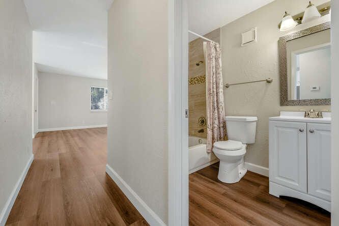 合同活跃: $1,060,000 (0 贝兹, 0 浴室, 2848 平方英尺)