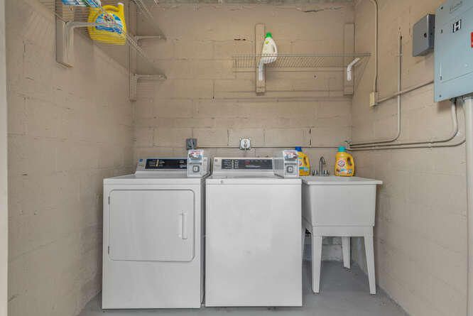 合同活跃: $1,060,000 (0 贝兹, 0 浴室, 2848 平方英尺)