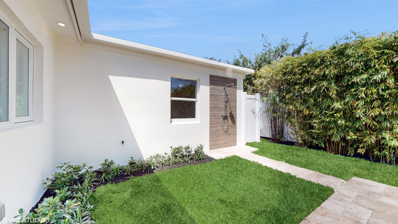 En Venta: $1,375,000 (4 camas, 2 baños, 1844 Pies cuadrados)