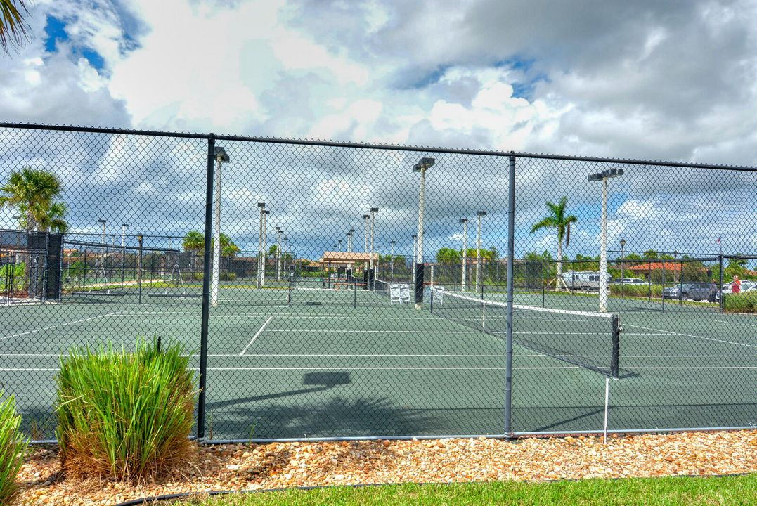 На продажу: $529,900 (3 спален, 2 ванн, 2531 Квадратных фут)