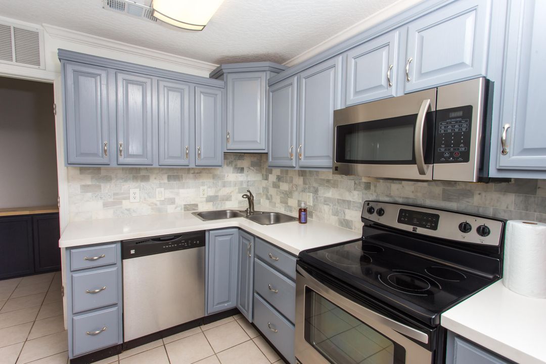 待售: $269,000 (3 贝兹, 1 浴室, 1000 平方英尺)