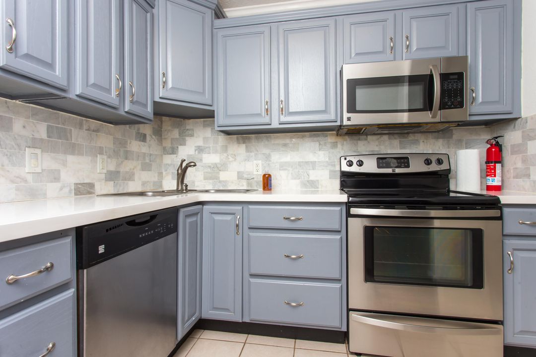 待售: $269,000 (3 贝兹, 1 浴室, 1000 平方英尺)