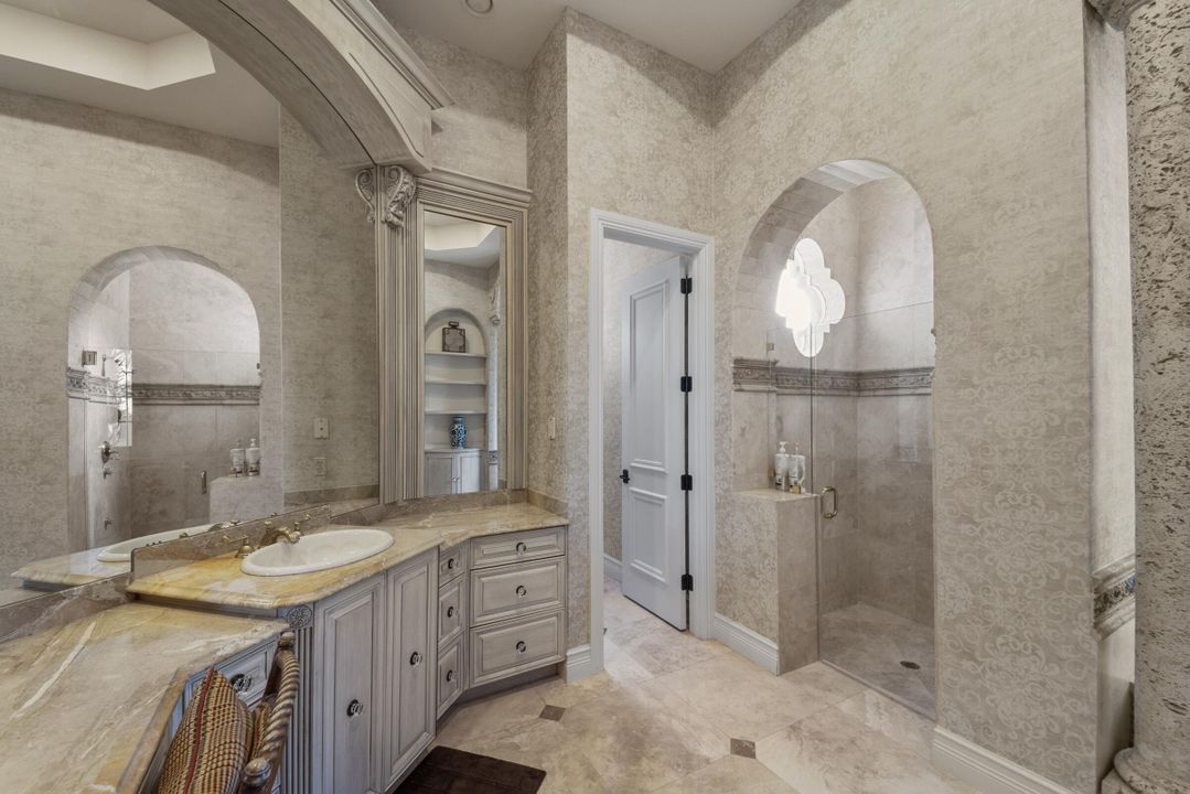 For Sale: $5,400,000 (5 beds, 6 baths, 6901 Square Feet)