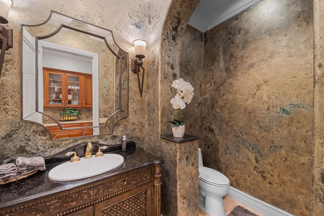 For Sale: $5,400,000 (5 beds, 6 baths, 6901 Square Feet)