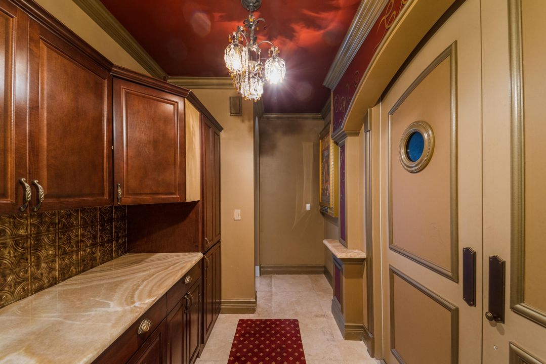 For Sale: $5,400,000 (5 beds, 6 baths, 6901 Square Feet)