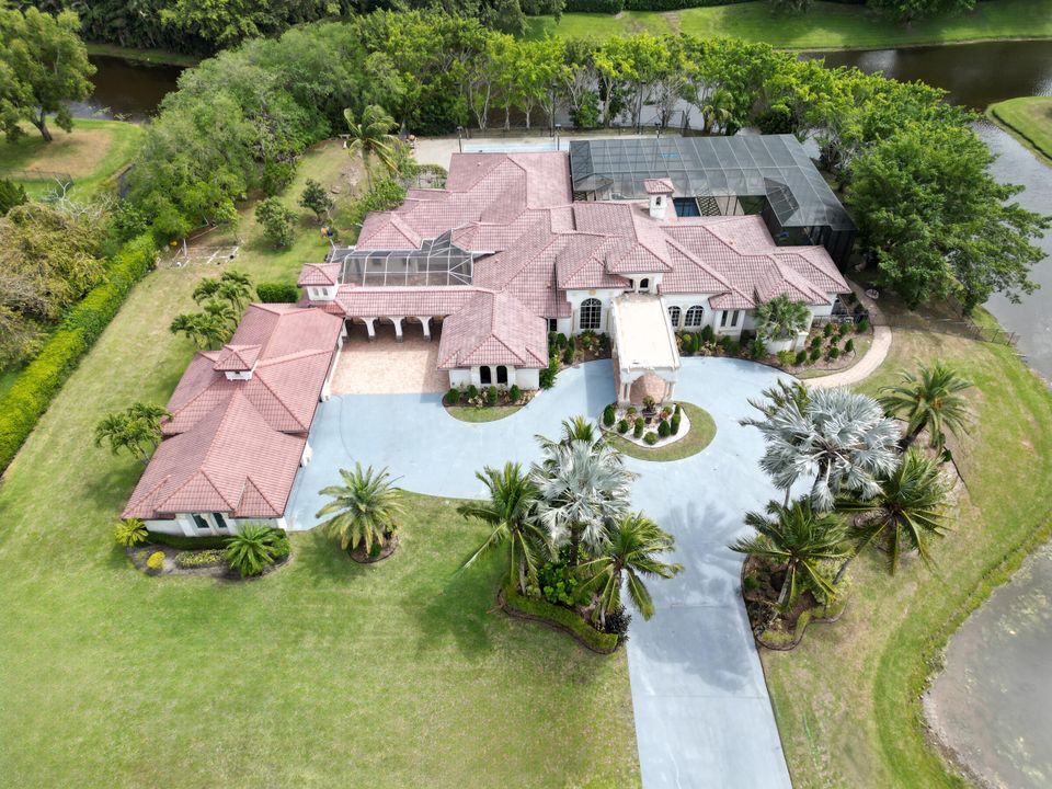 For Sale: $5,400,000 (5 beds, 6 baths, 6901 Square Feet)