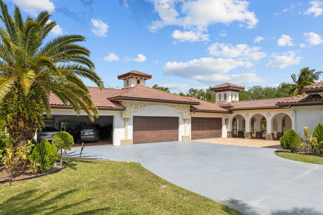 For Sale: $5,400,000 (5 beds, 6 baths, 6901 Square Feet)