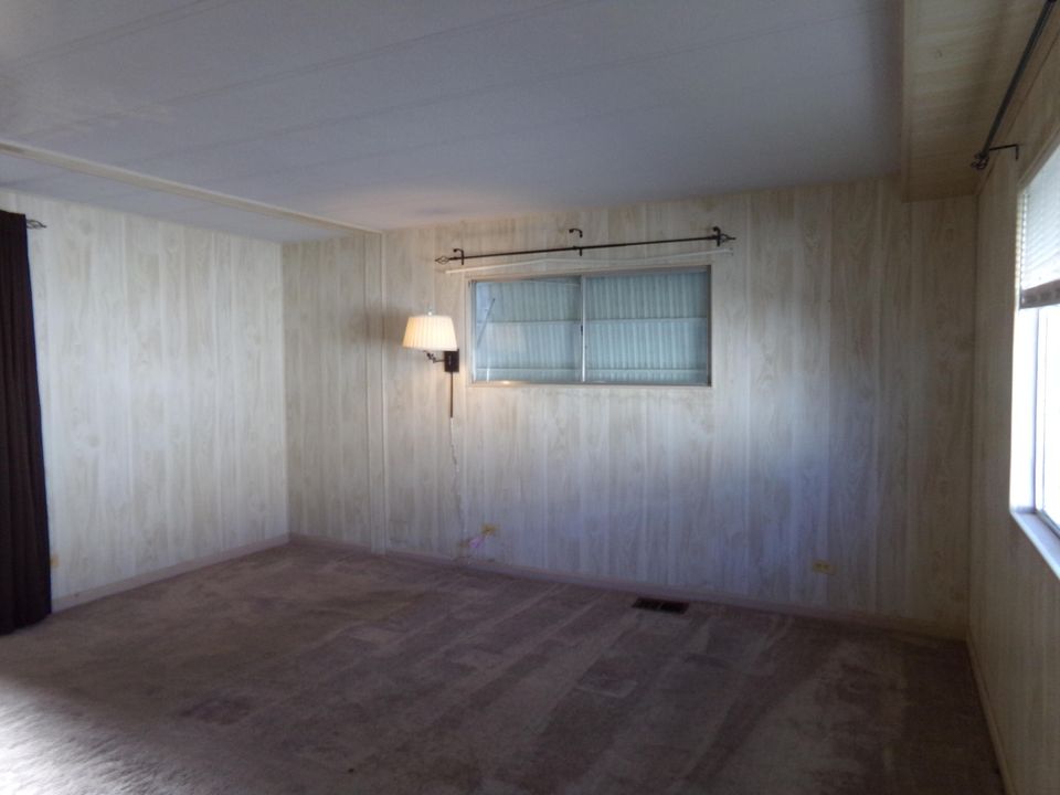 Active With Contract: $129,000 (2 beds, 2 baths, 1248 Square Feet)