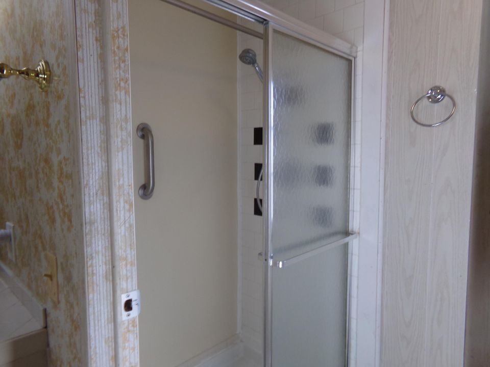 Active With Contract: $129,000 (2 beds, 2 baths, 1248 Square Feet)