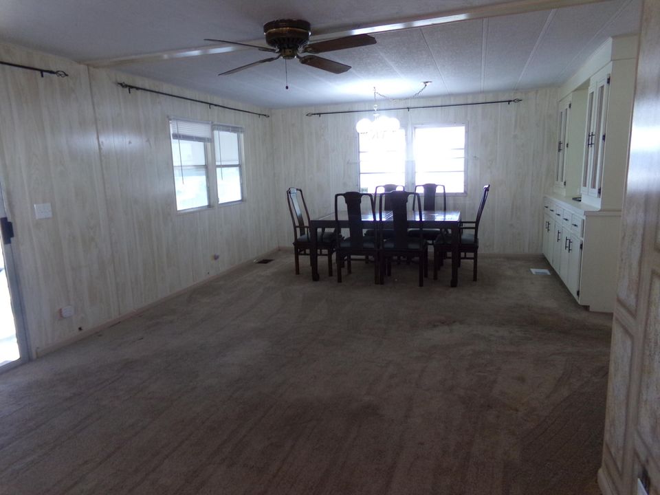 Active With Contract: $129,000 (2 beds, 2 baths, 1248 Square Feet)