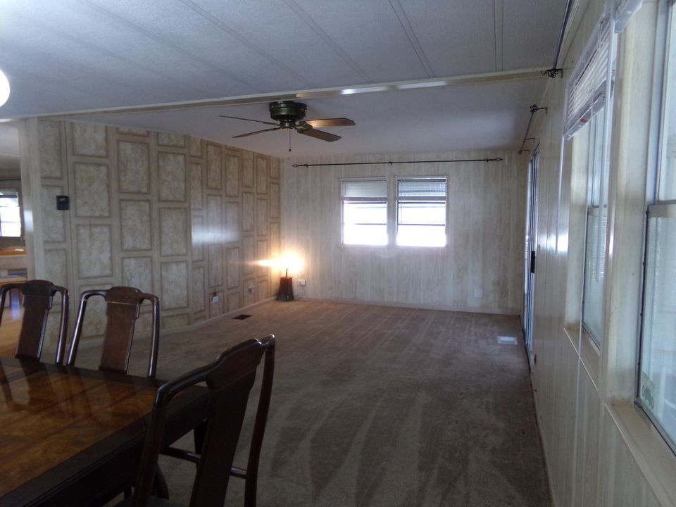 Active With Contract: $129,000 (2 beds, 2 baths, 1248 Square Feet)