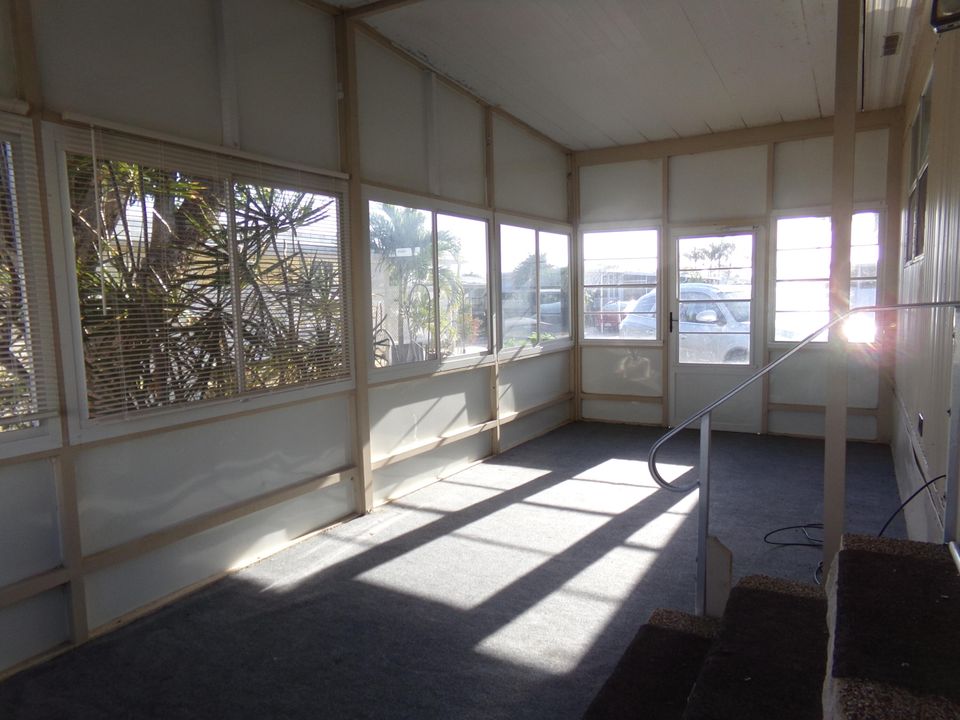 Active With Contract: $129,000 (2 beds, 2 baths, 1248 Square Feet)